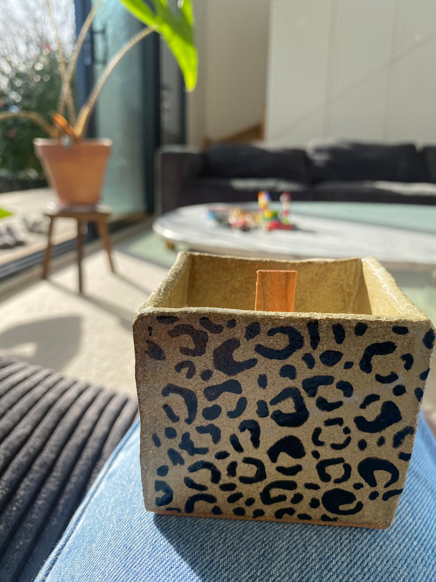 Bougie parfumée carrée léopard - Jasmin